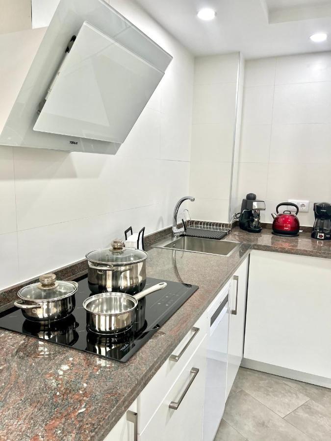 Modern Apartment Steps From The Beach Torrox Extérieur photo