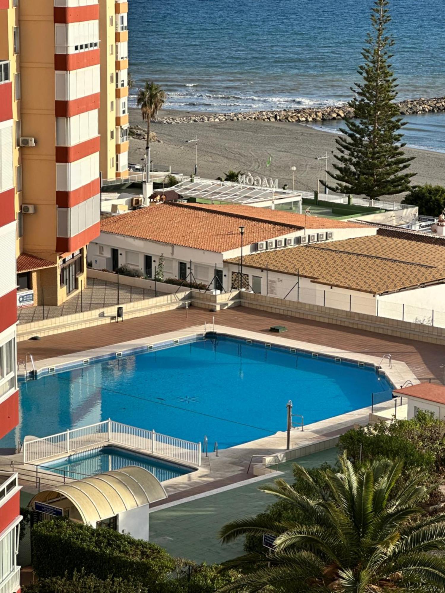 Modern Apartment Steps From The Beach Torrox Extérieur photo