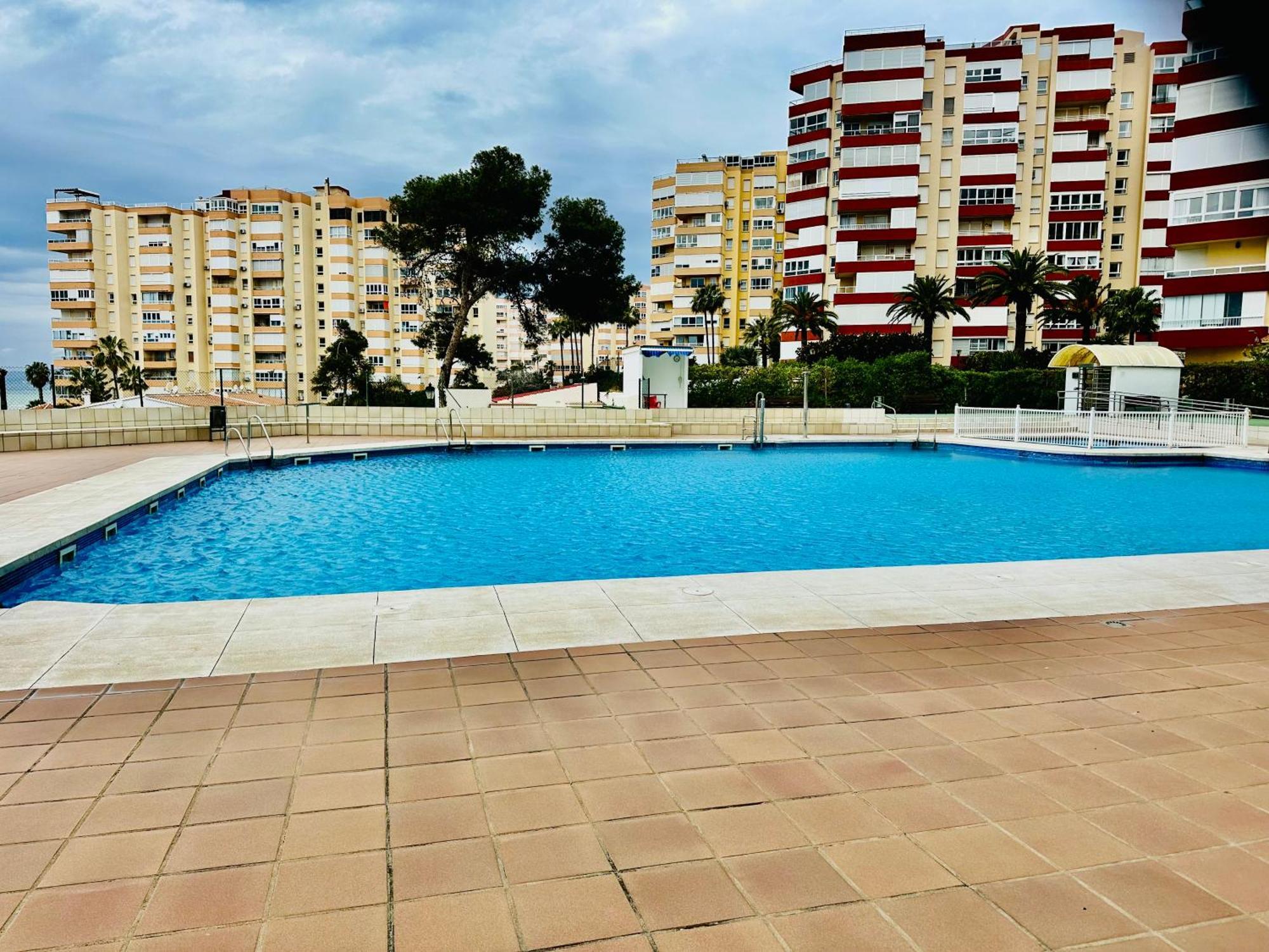Modern Apartment Steps From The Beach Torrox Extérieur photo